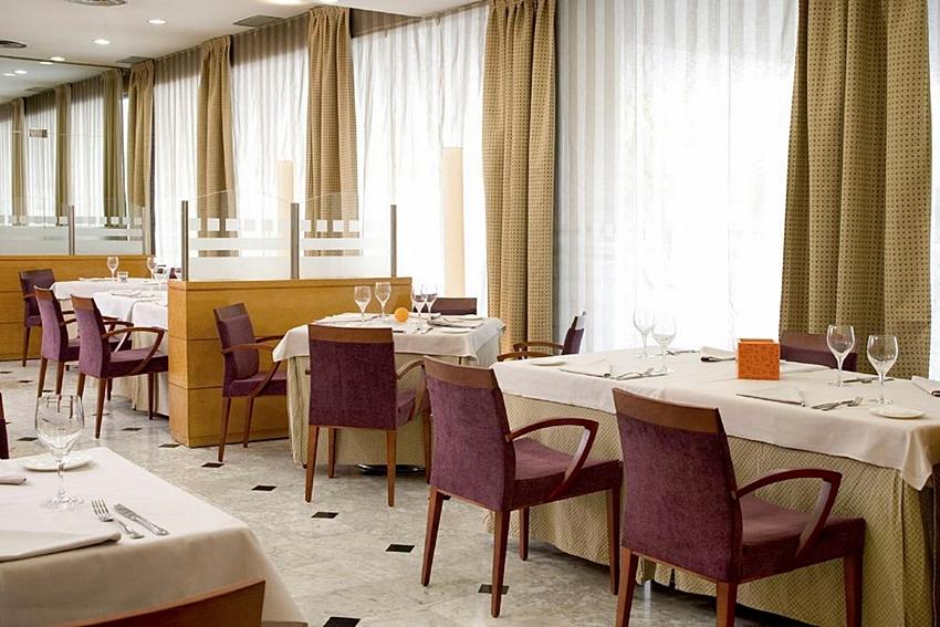 Hotel Nh Ciutat De 4*