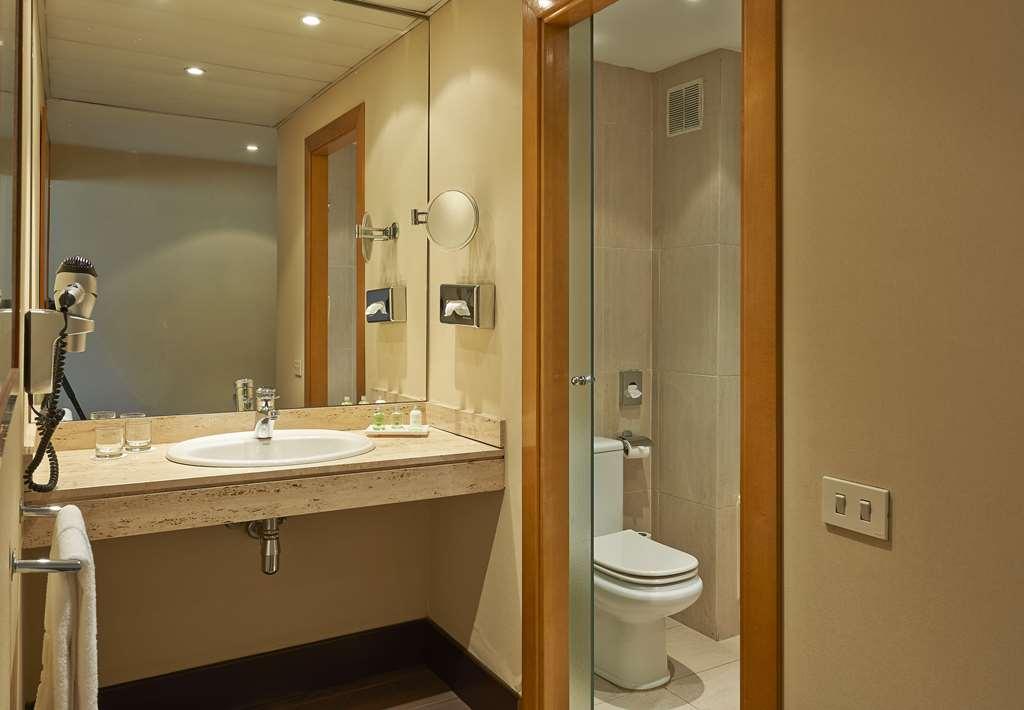 Nh Ciutat De Hotel 4*