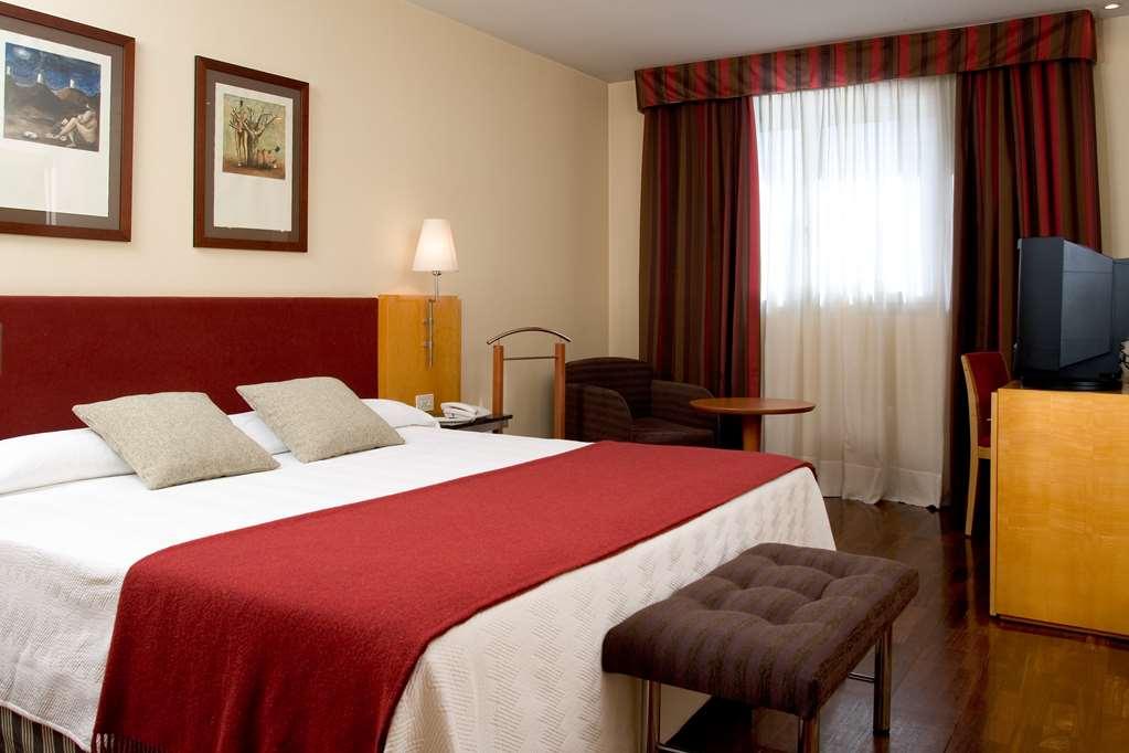 Hotel Nh Ciutat De 4*