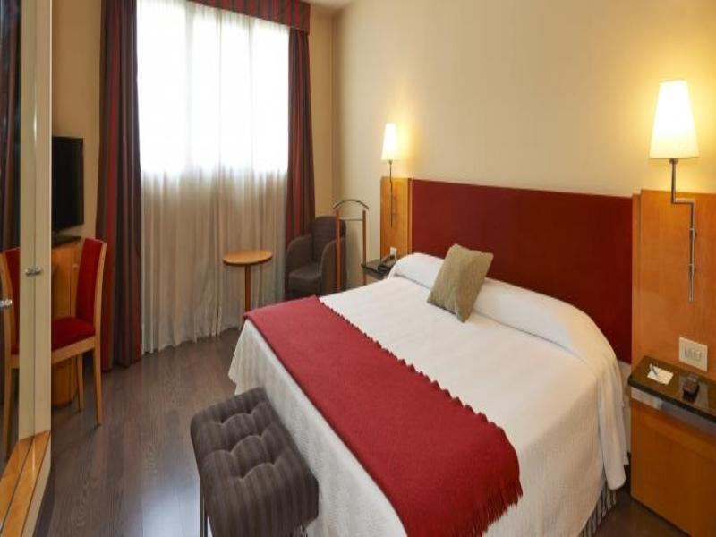 Hotel Nh Ciutat De 4*