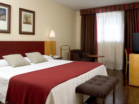 Nh Ciutat De Hotel